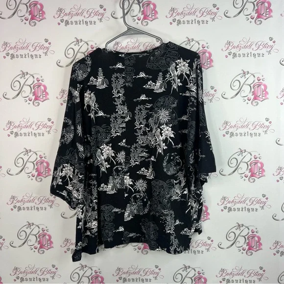 Natori long sleeve Japanese style Asia blouse Black and White Floral Blouse - Picture 9 of 9